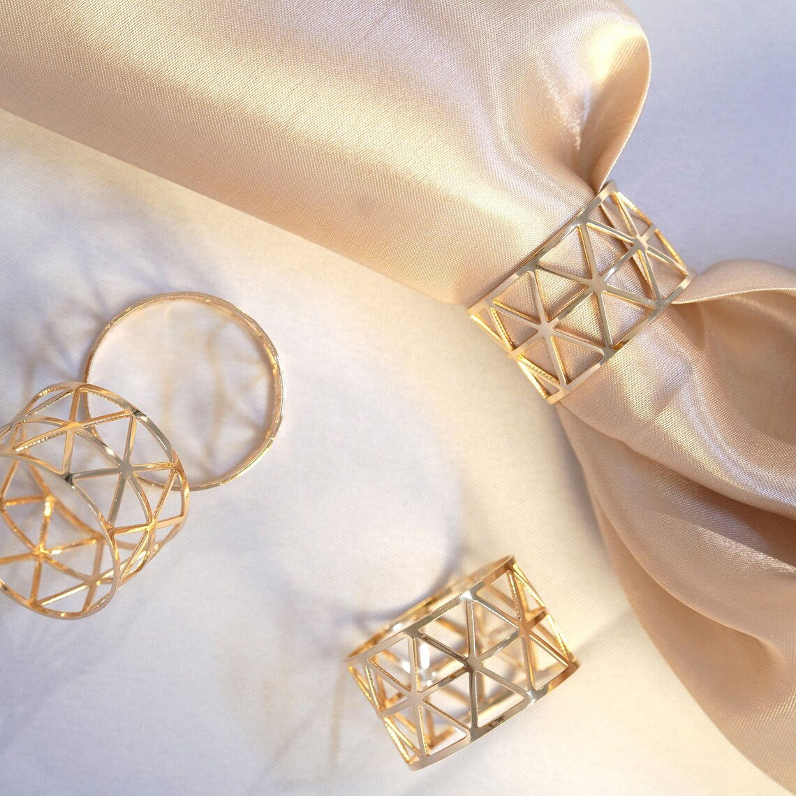 Efavormart | 5 Pack | Geometric Napkin Rings, Napkin Holders For Table Setting, Wedding Napkin Rings, Dining Decor - Metallic Gold